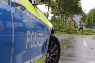 Unbekannter bricht Pkw in Heusweiler auf
