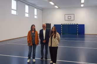 Stadt V&ouml;lklingen &ndash; Pressemitteilung Nr. 93/2026 Sporthalle Saarstra&szlig;e in Wehrden nach umfassender Sanierung wieder f&uuml;r den Sportbetrieb freigegeben